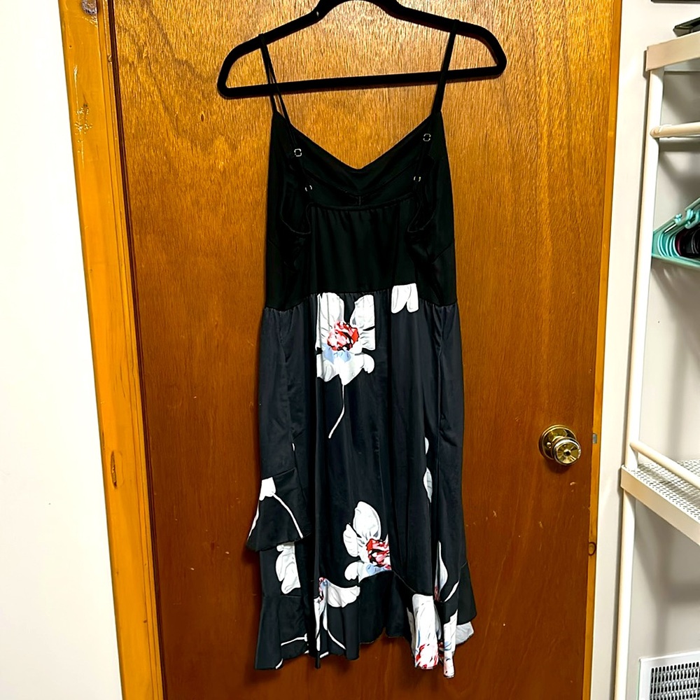 Dress - Picture 4 of 4